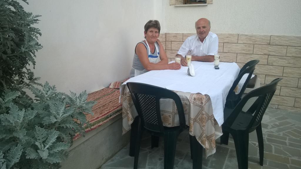 Guesthouse Shtino Gjirokaster Bagian luar foto