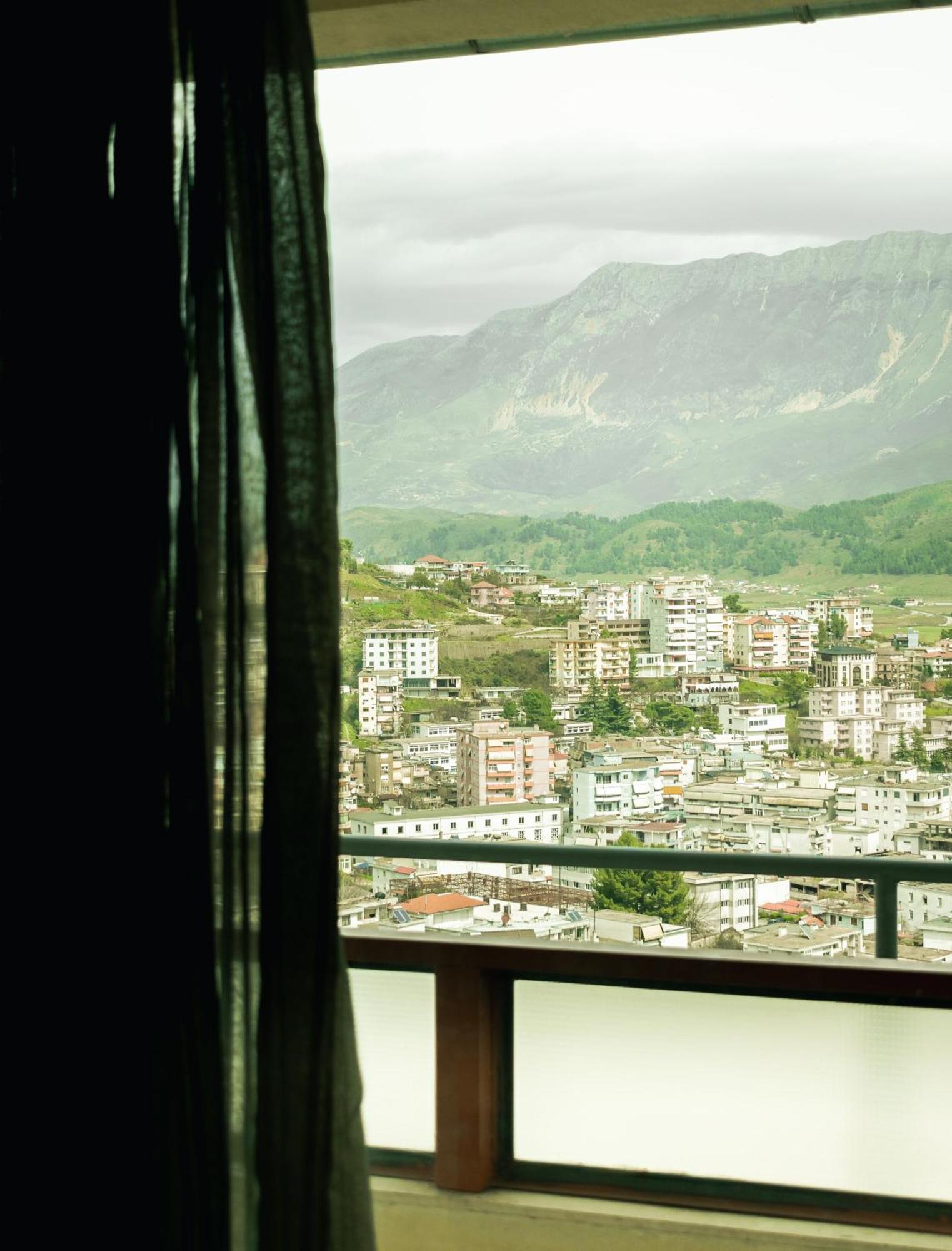 Guesthouse Shtino Gjirokaster Bagian luar foto