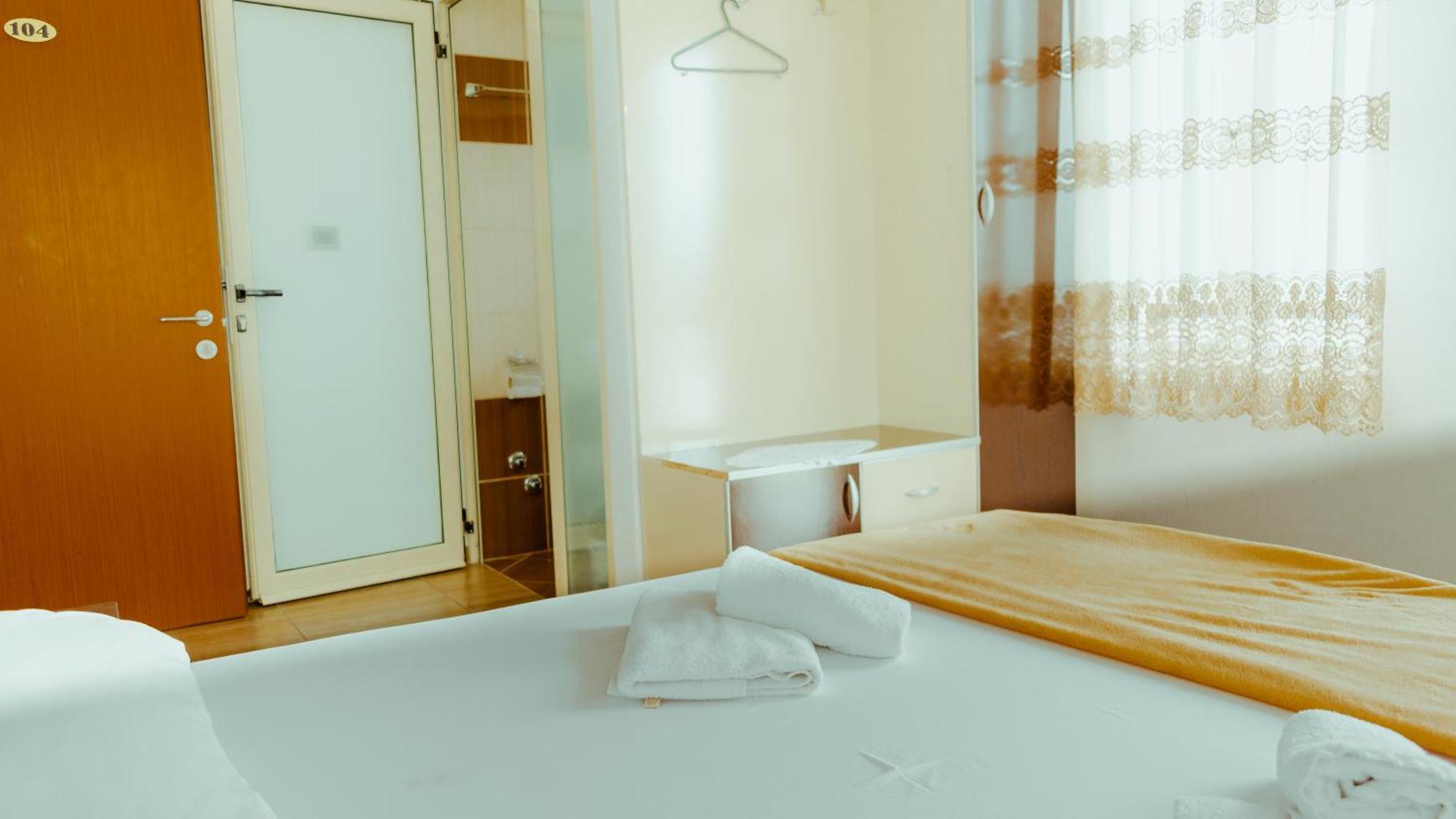 Guesthouse Shtino Gjirokaster Bagian luar foto