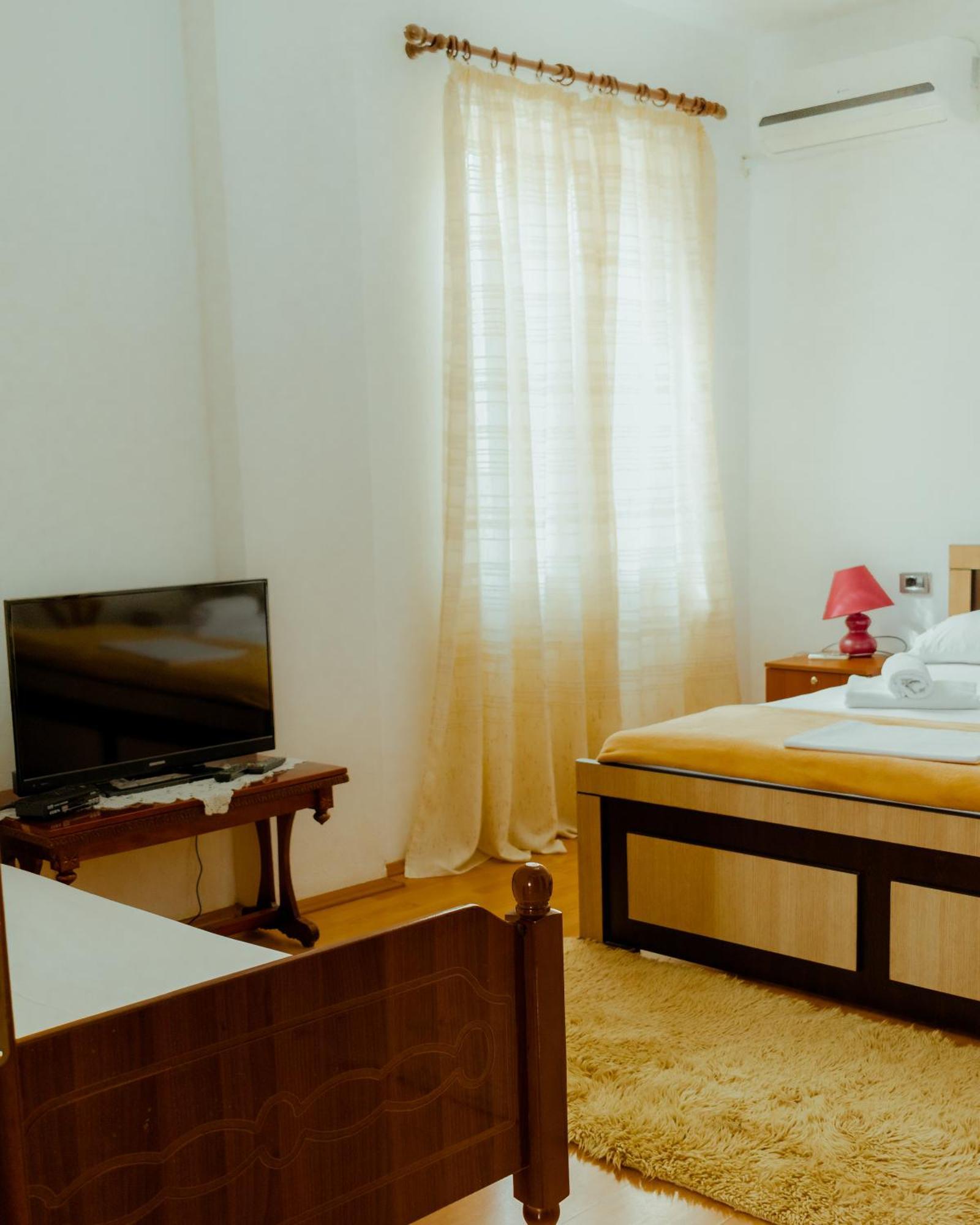 Guesthouse Shtino Gjirokaster Bagian luar foto