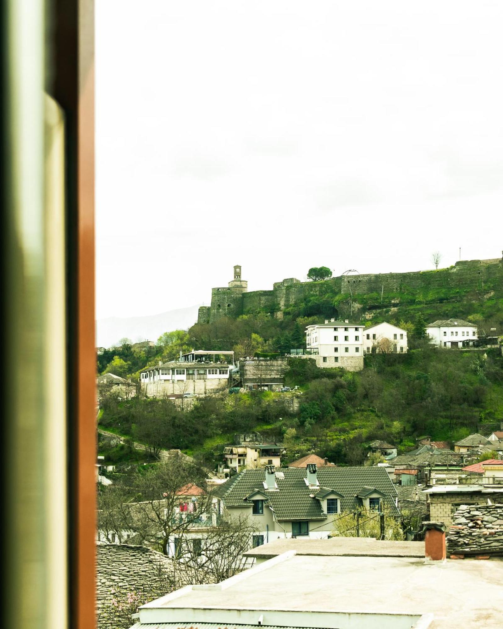 Guesthouse Shtino Gjirokaster Bagian luar foto