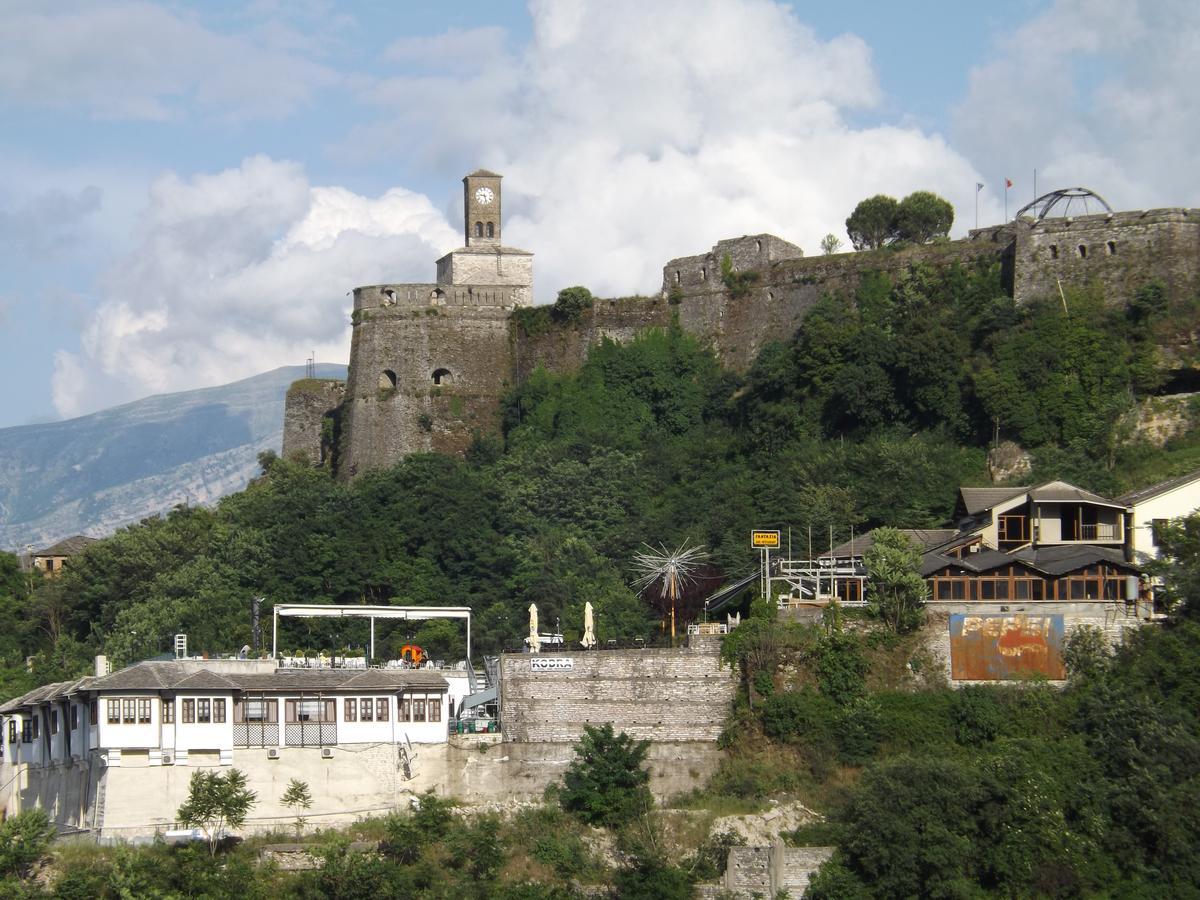 Guesthouse Shtino Gjirokaster Bagian luar foto