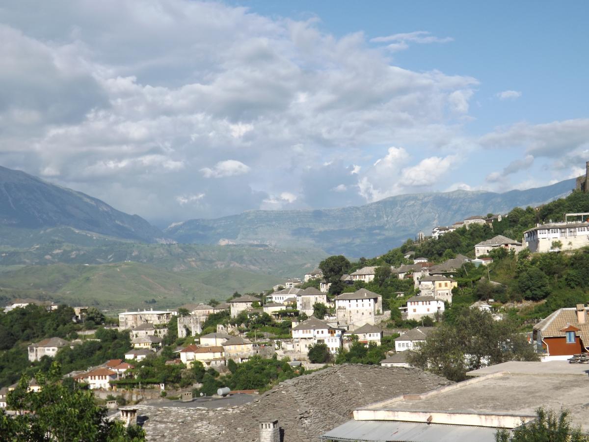 Guesthouse Shtino Gjirokaster Bagian luar foto